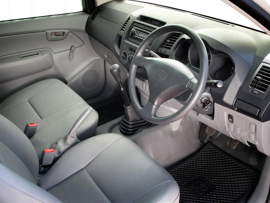  Toyota Hilux Regular Cab 2008 года  (ZA) (фото 5 из 6)